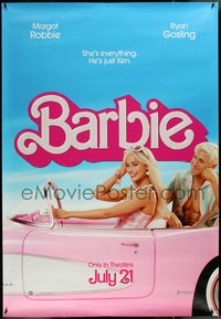 7g0025 BARBIE DS bus stop 2023 Margot Robbie in title role, Ryan Gosling as Ken in car, ultra rare!