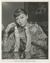 7p1307 ANNA MAY WONG 7.75x10 still 1937 costume from her personal wardrobe for Daughter of Shanghai!