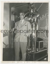 7p1323 BORIS KARLOFF 7x9 news photo 1935 with Alpha The Electric Man at the San Diego World's Fair!