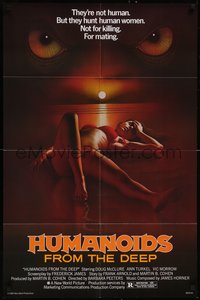 7p0410 HUMANOIDS FROM THE DEEP 1sh 1980 art of monster eyes looming over sexy girl on beach!