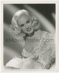 7t0171 MAMIE VAN DOREN signed 8x10 still 1956 glamorous waist-high portrait in sexy feathered outfit!