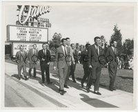 7t1266 OCEAN'S 11 candid 8x10 still 1960 Sinatra, Martin, Sammy, Lawford & Bishop at Sands casino!