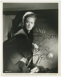 7t0175 TIPPI HEDREN signed 8x10 still 1964 close up by giant safe in Marnie, she drew birds!