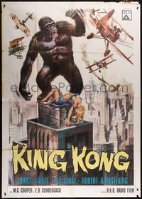 7t0197 KING KONG Italian 2p R1966 great art of giant ape & sexy Fay Wray on Empire State Building!