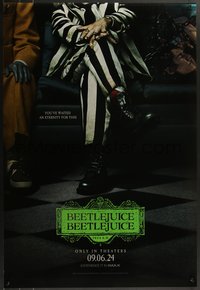 7w0460 BEETLEJUICE BEETLEJUICE teaser DS 1sh 2024 Keaton, Burton, you've waited an eternity for this!