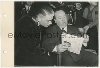 7x0310 REBECCA candid 8x12 key book still 1940 Hitchcock & Olivier reading Hollywood Reporter on set!